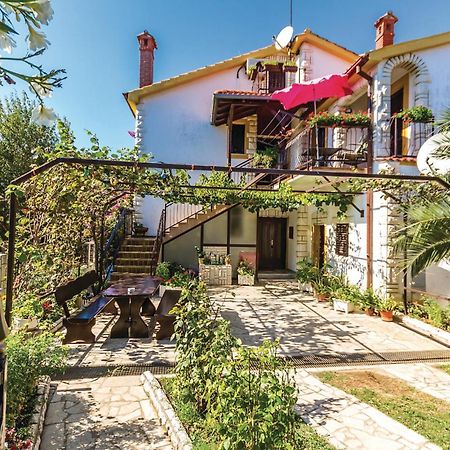 Pet Friendly Apartment In Medulin With Wifi Экстерьер фото